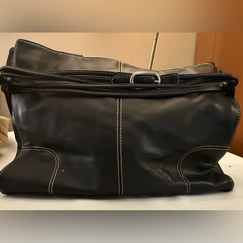 Kenneth Cole Black Leather Bag